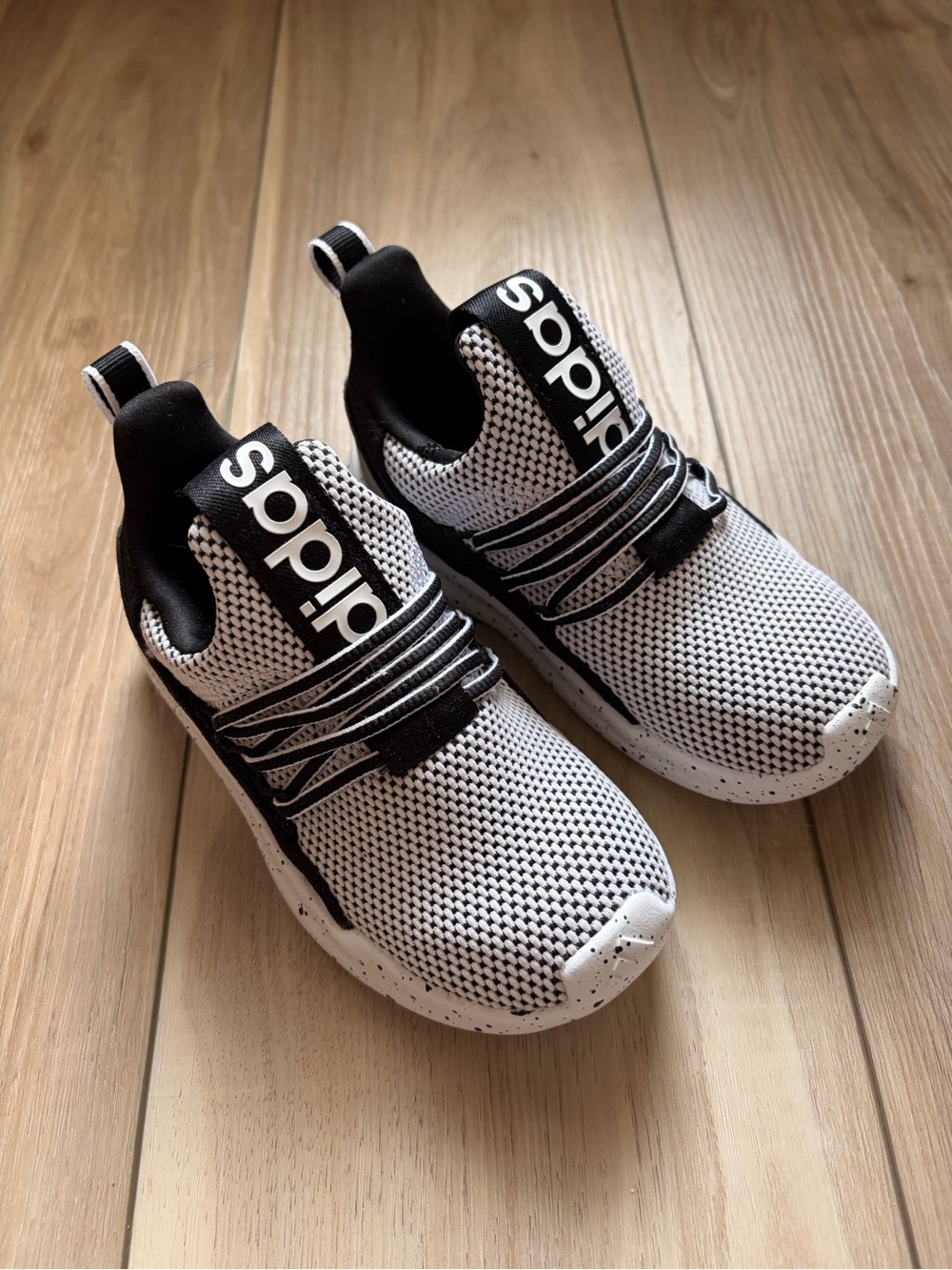 Adidas tennis shoes